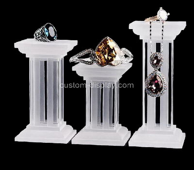 Display for jewelry