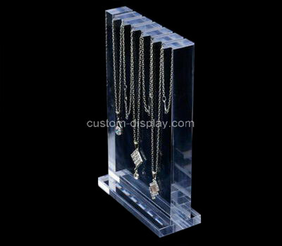 Necklace retail display