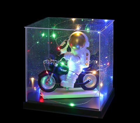 Custom acrylic LED dustproof pop figures toys showcase